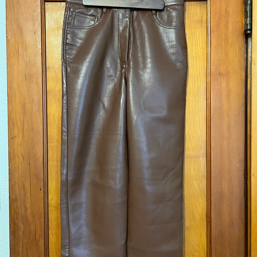 Wilfred Aritzia Faux Leather Wide Leg Crop, sz8